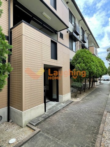 ソールズベリー御井のエントランス|建物の内部です