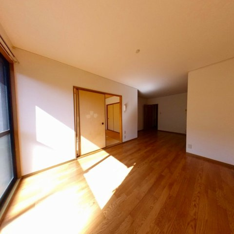 アフローテ山川の居間・リビング|同建物の別タイプ写真です。