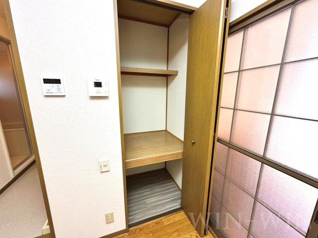 ユトリロ牟呂水神の収納