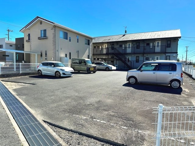 ユトリロ牟呂水神の駐車場