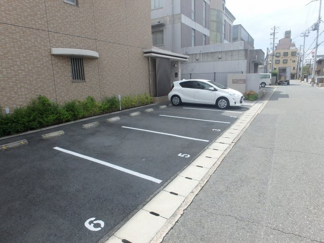 ビジュドゥメールの駐車場