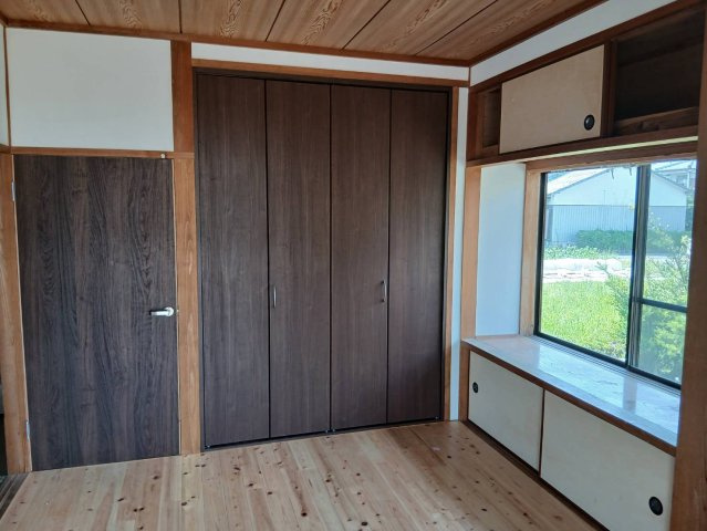 casa giapponese　　カーサ・ジャポネーゼ 　の洋室|1階の和室横の洋室です