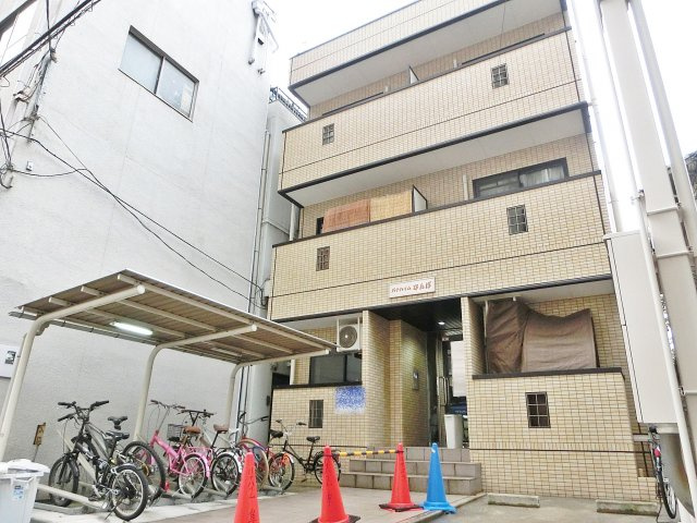 パナハイムなんばの外観