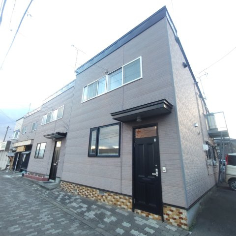 生出アパートの外観
