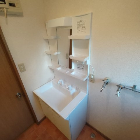 生出アパートの洗面所