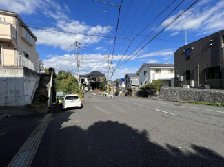 【前面道路含む現地写真】 | 広々とした前面道路です♪