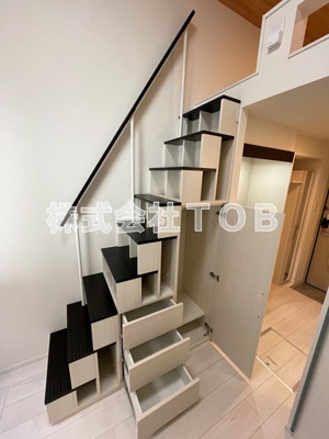 【収納】 | ハーモニーテラス上高井戸Ⅲ | 階段下に豊富な収納スペース※別間取り参考写真です