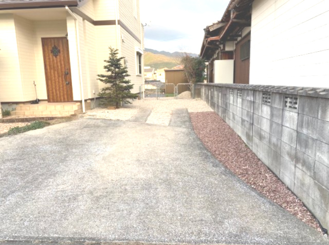 篠栗町中央五丁目　中古戸建の駐車場