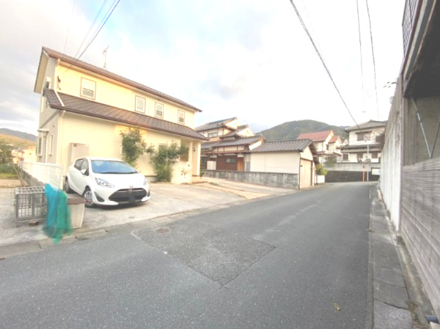 篠栗町中央五丁目　中古戸建の外観|土地面積417.92平米（約126.4坪）、建物面積129平米（約39坪）