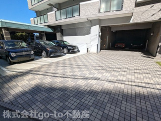 【駐車場】