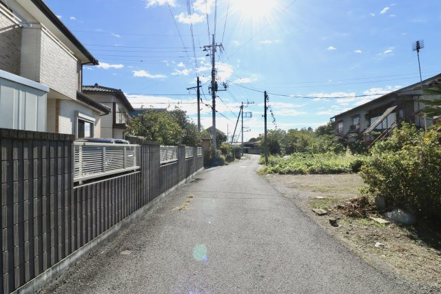 足利市中川町の売地の前面道路含む現地写真