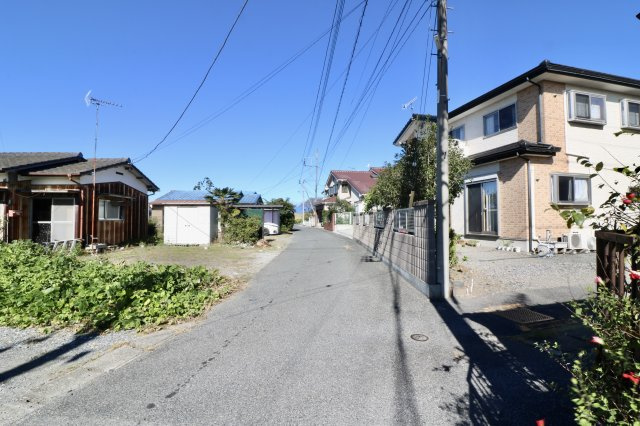 足利市中川町の売地の前面道路含む現地写真