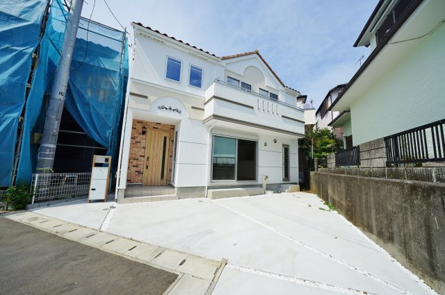 【横浜市旭区鶴ヶ峰本町３丁目20-17全３棟新築戸建て３号棟】★仲介手数料無料★（今宿小学校・鶴ヶ峰中学校）の外観