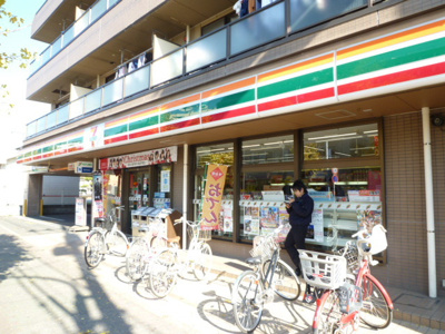 セブンイレブン大和桜ヶ丘西口店まで550ｍ