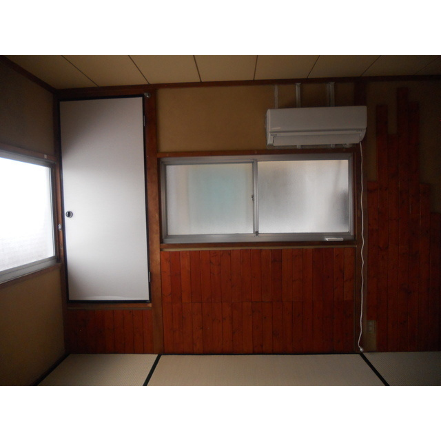 羽島福寿本郷住居付店舗事務所の内装