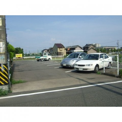 岐阜市鏡島南３丁目の駐車場の外観