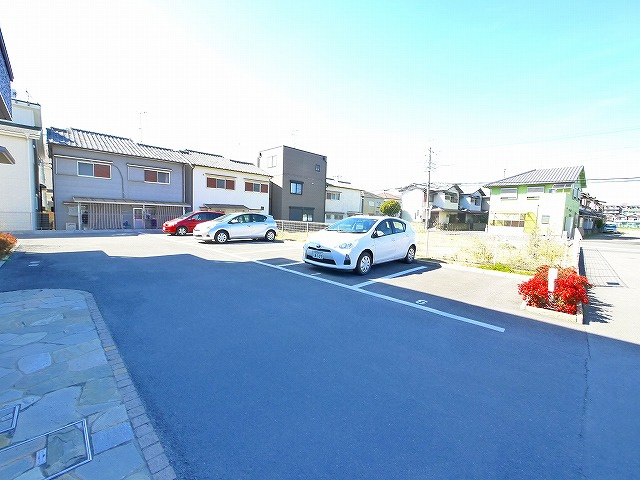 Parc　Court（パルクコート）の駐車場|車をお持ちの方に嬉しい駐車場付きの物件です