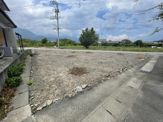 南アルプス市十日市場　土地の外観