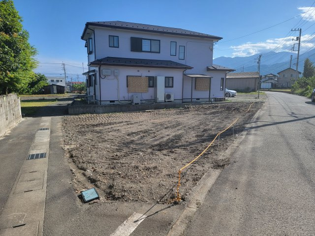 南アルプス市十日市場　土地