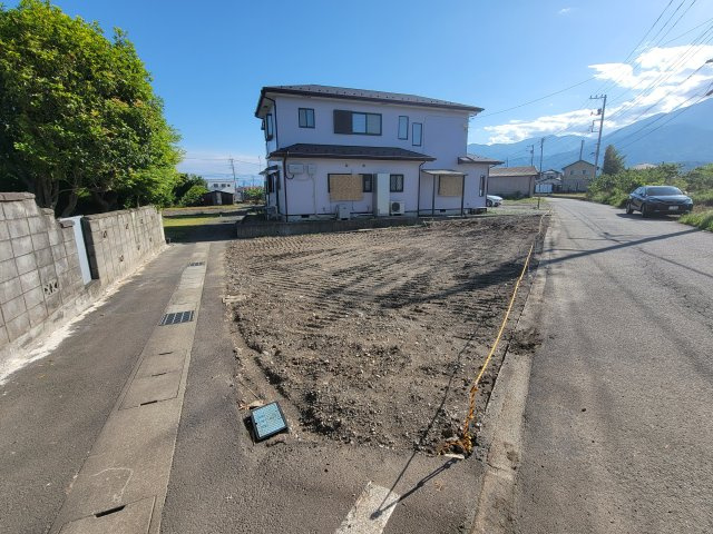 南アルプス市十日市場　土地の外観