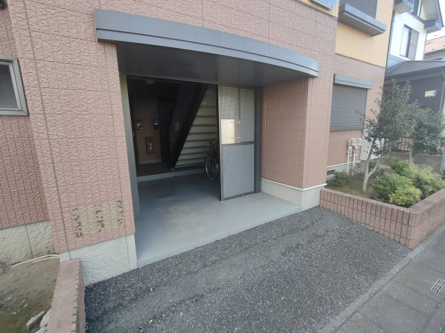 サンライズ村田Dのエントランス|ゆとりのあるエントランスです