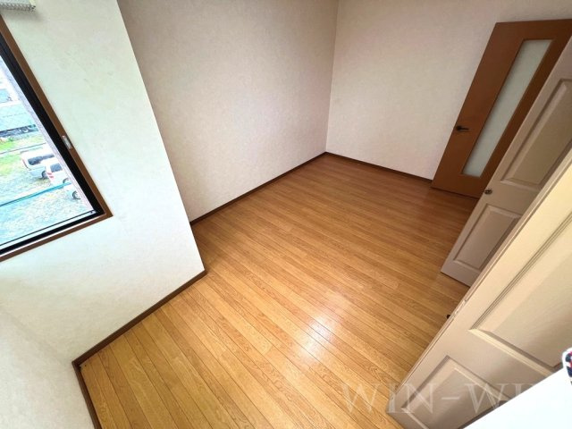 アヴァンセ山本の洋室