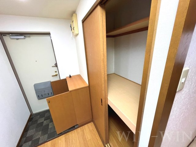 アヴァンセ山本の玄関