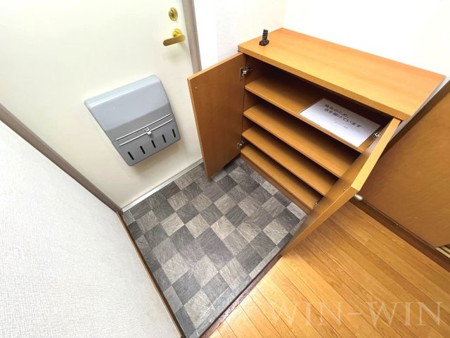 アヴァンセ山本の玄関