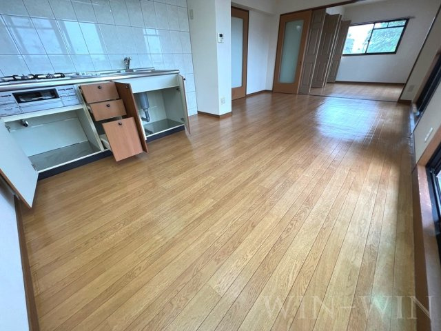 アヴァンセ山本の居間・リビング
