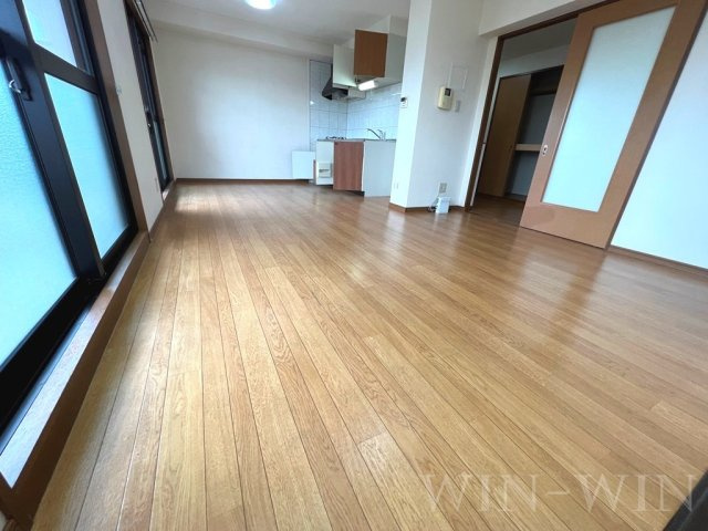 アヴァンセ山本の居間・リビング