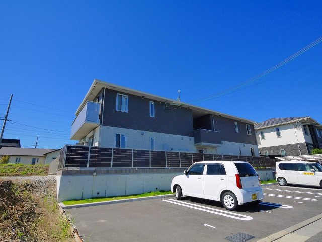 シャンティ・フィールドの外観