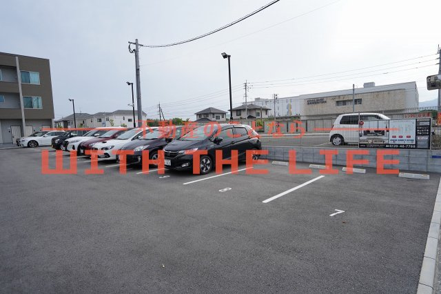 ウィリングブリス【キャッシュバック対象物件】の駐車場|駐車場があるので、車を買う予定の方も安心です