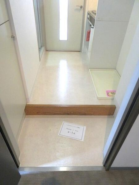 シティクレスト津田沼の玄関