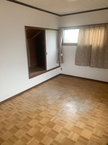 【No.6495】桜谷中古住宅/4DK/コンビニ・スーパー・銀行徒歩10分圏内の洋室