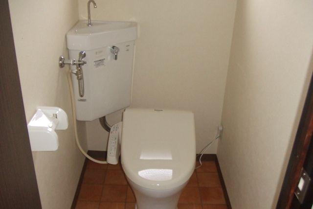 久留米市上津町の賃貸マンションのトイレ|落ち着いたトイレです