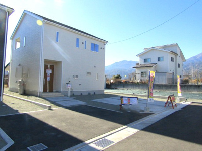 【駐車場】 | クレイドルガーデン南アルプス市古市場第2　1号棟 | カースペースがあります