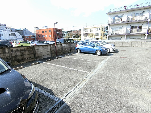 リヴェール・シモの駐車場