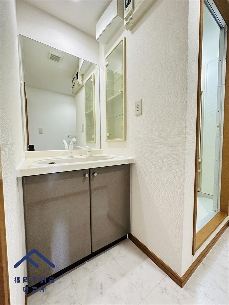 アルフィーネ大野城の独立洗面台