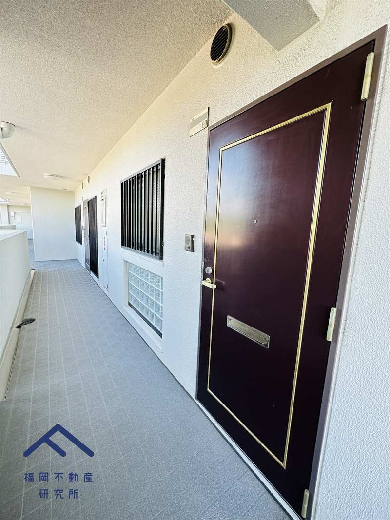 アルフィーネ大野城の玄関