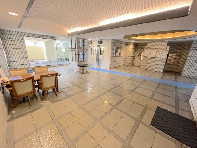 クローバーマンション周船寺壱番館のエントランス