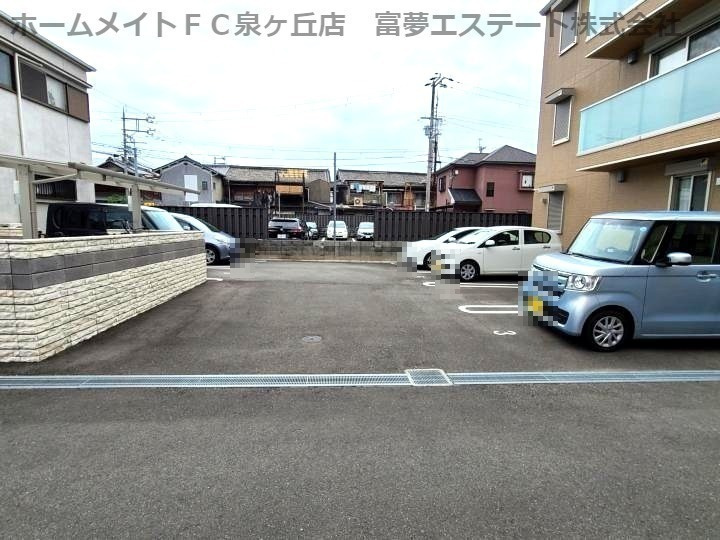 アムール旭の駐車場