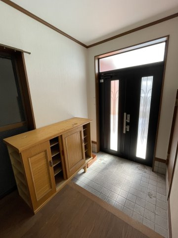一庫　中古戸建の玄関|現地（２０２３年８月）撮影
さがすリノベーションでマイホームを購入してみませんか？
是非一度ご内覧ください(*^^*)
まずはお気軽にフリーダイヤル0120-144-115にお電話下さい！