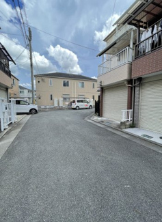 【前面道路含む現地写真】 | 一庫　中古戸建 | 現地（２０２３年８月）撮影
さがすリノベーションでマイホームを購入してみませんか？
是非一度ご内覧ください(*^^*)
まずはお気軽にフリーダイヤル0120-144-115にお電話下さい！