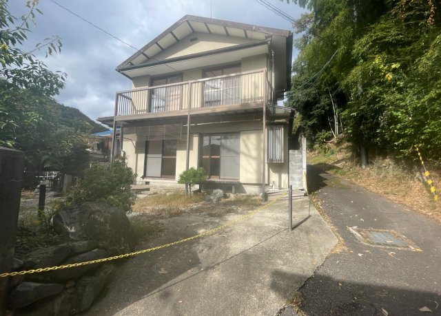 ＪＲ山科駅まで徒歩１３分☆全居室６帖以上の３ＬＤＫ☆庭付き☆駐車１台可能☆山科区安朱屋敷町の外観|外観