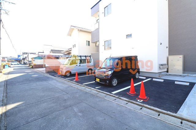 モアメゾン中央公園前の駐車場