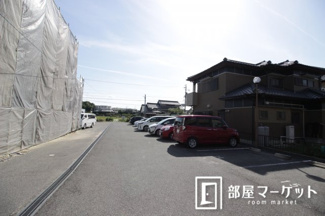 【駐車場】