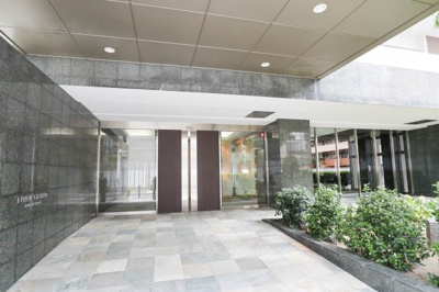 【エントランス】 | リベールグラン夕陽丘 | 落ち着きある住環境のマンションです♪