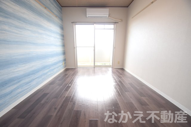 【居間・リビング】 | こちらの居間で趣味の時間をお楽しみください