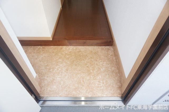 熊本市西区上熊本２丁目の賃貸マンションの玄関
