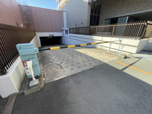 ザ・ライオンズ久留米ウェリスタワーの駐車場